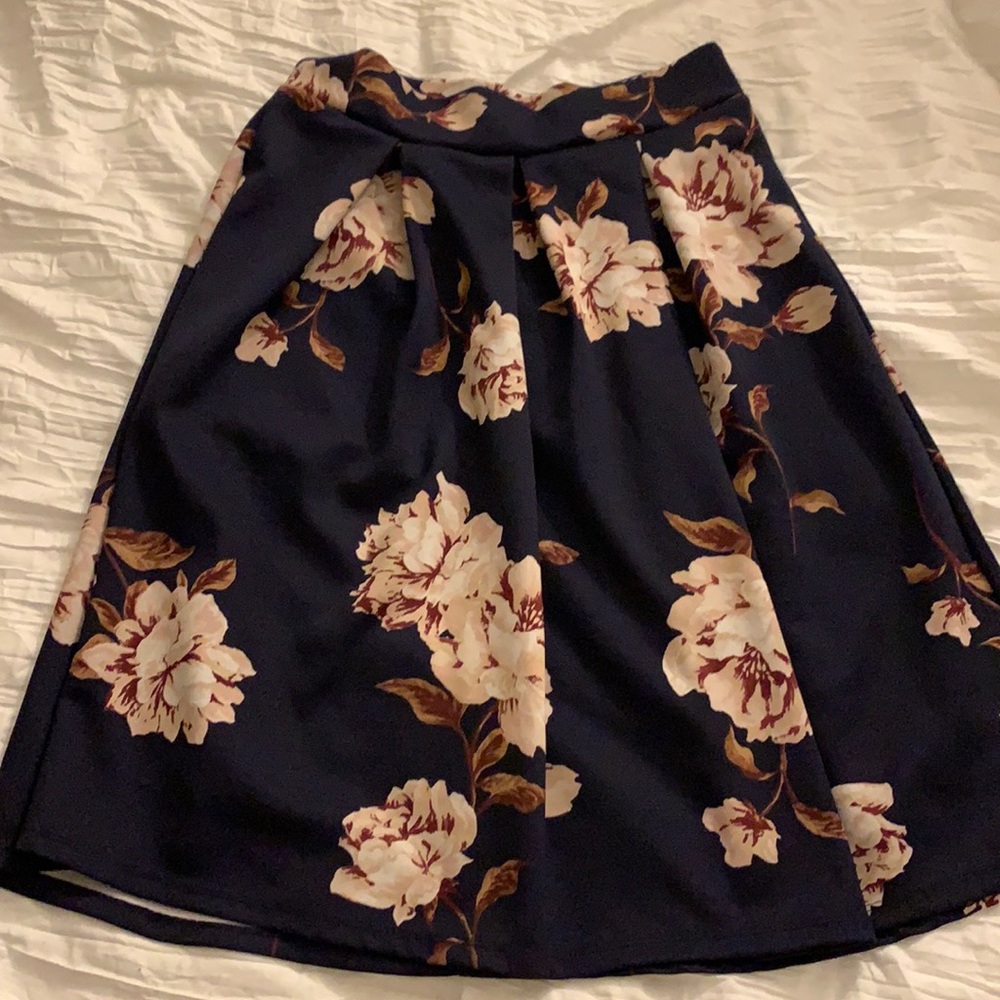 Knee length Floral Pleated skirt